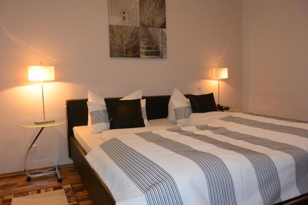 Hotel Schlee Hohenschaftlarn Экстерьер фото